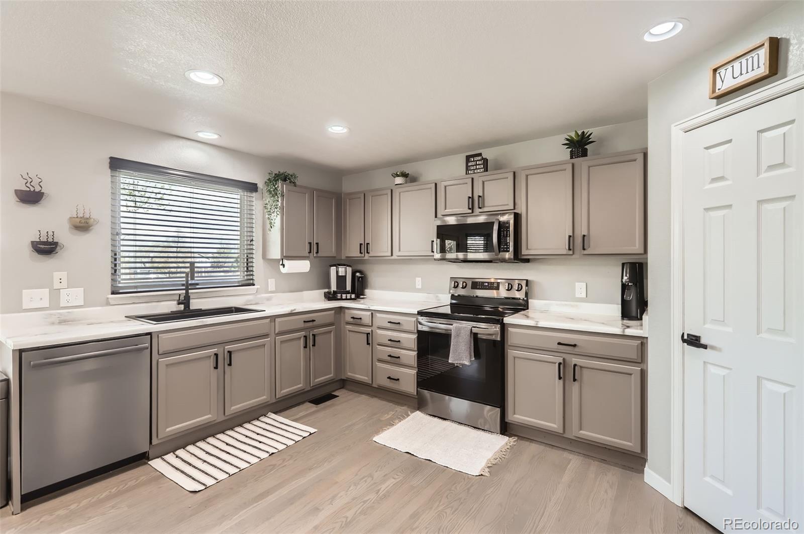 MLS Image #6 for 3805 e 106th avenue,thornton, Colorado