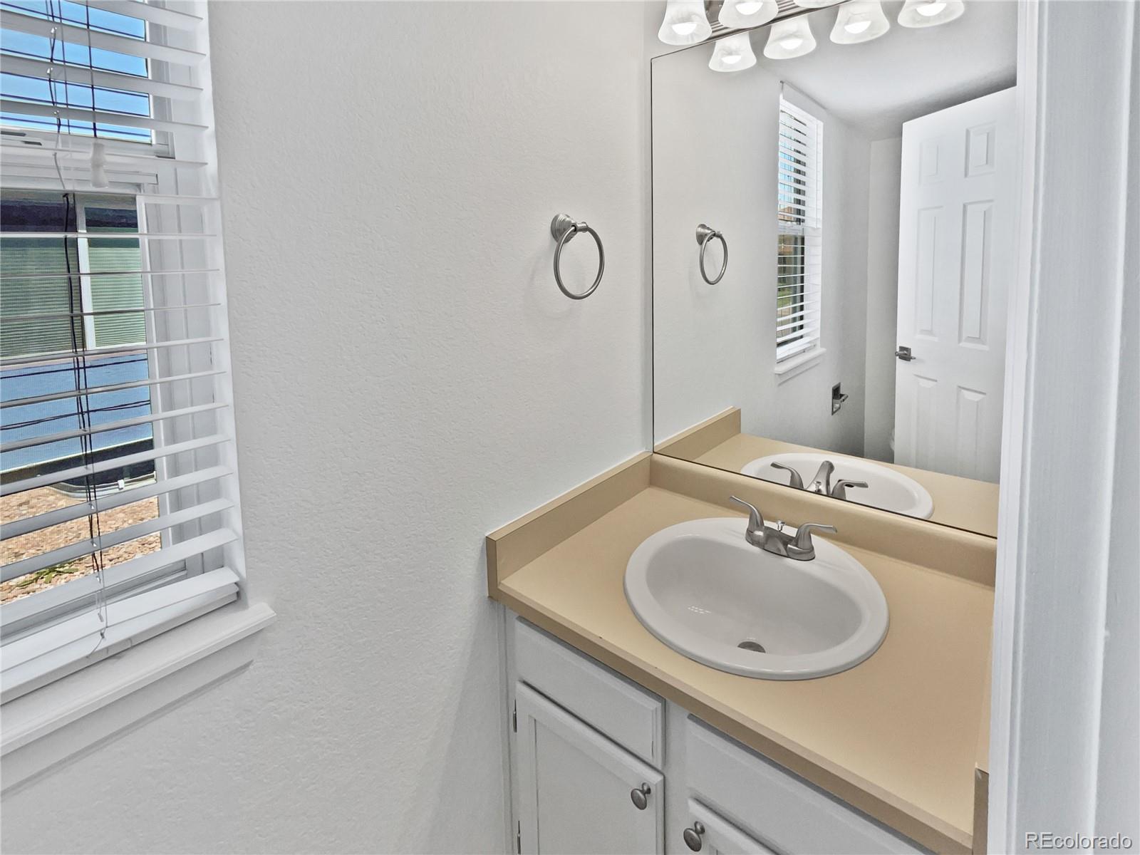 MLS Image #11 for 9115 w hinsdale place,littleton, Colorado