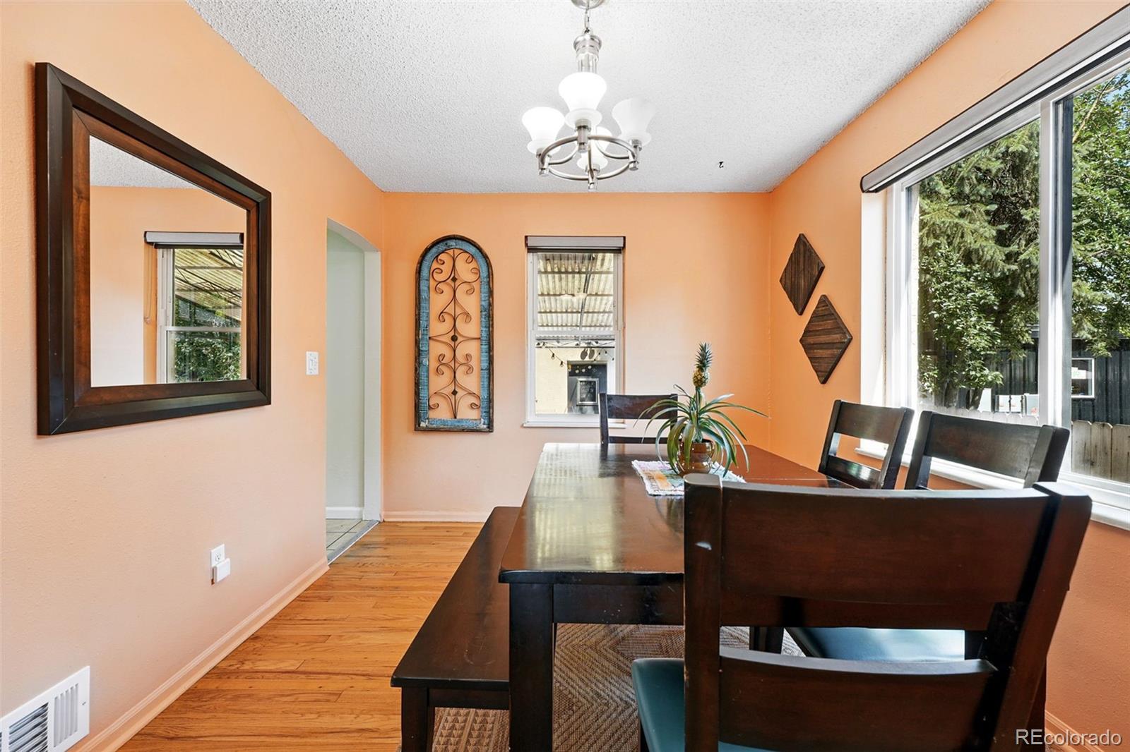 MLS Image #11 for 1332  ash street,denver, Colorado