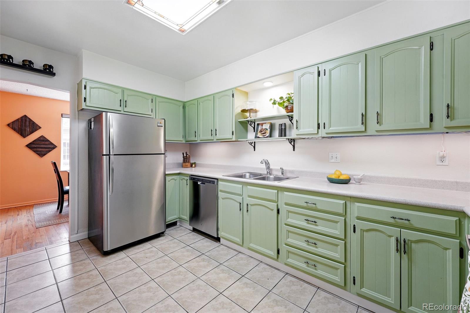 MLS Image #4 for 1332  ash street,denver, Colorado