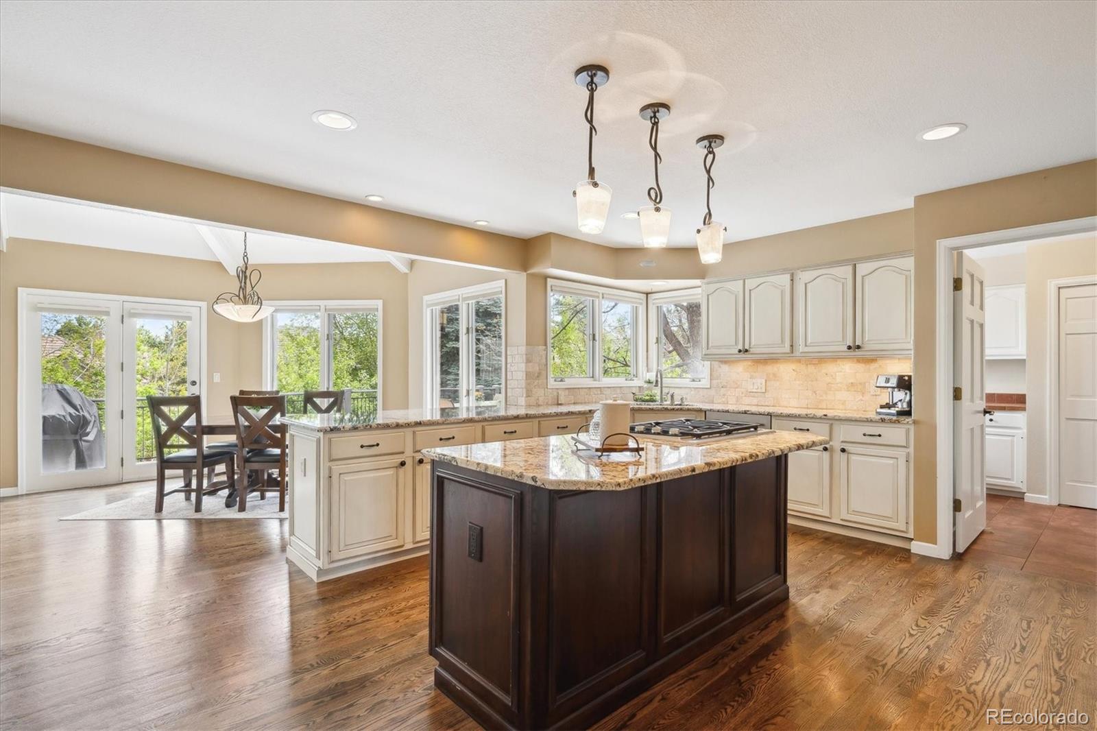 MLS Image #5 for 5320 s geneva street,englewood, Colorado