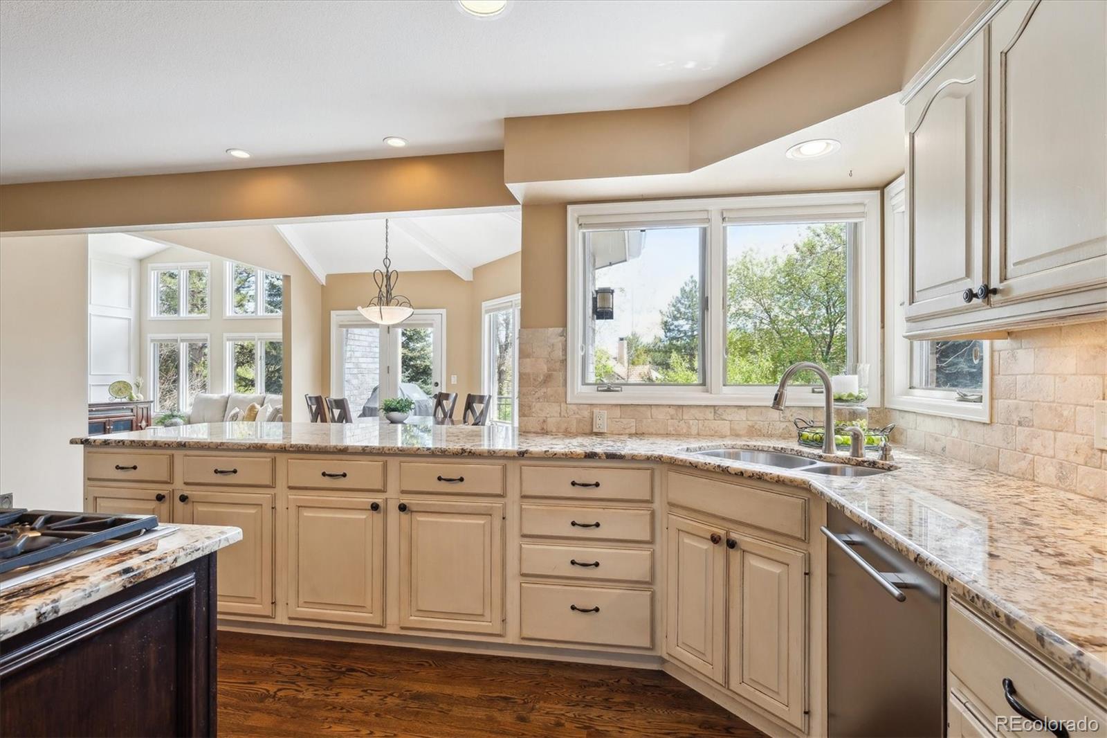 MLS Image #7 for 5320 s geneva street,englewood, Colorado