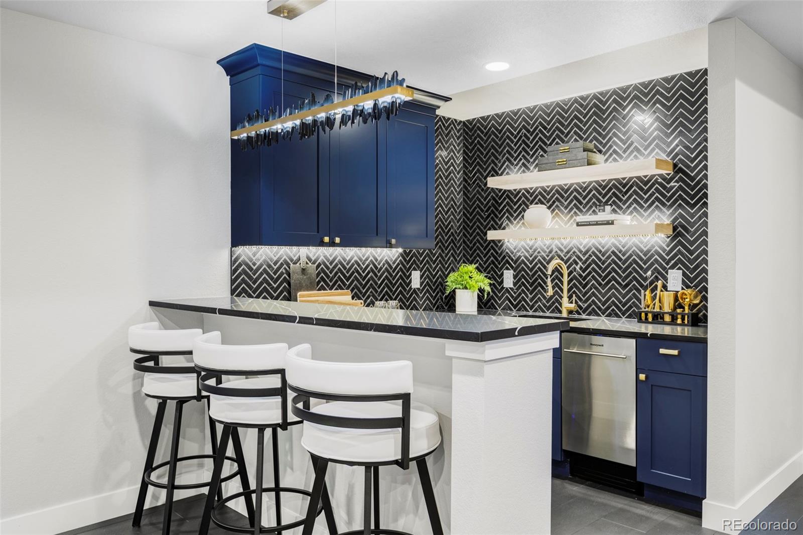 MLS Image #23 for 6037 n netherland court,aurora, Colorado