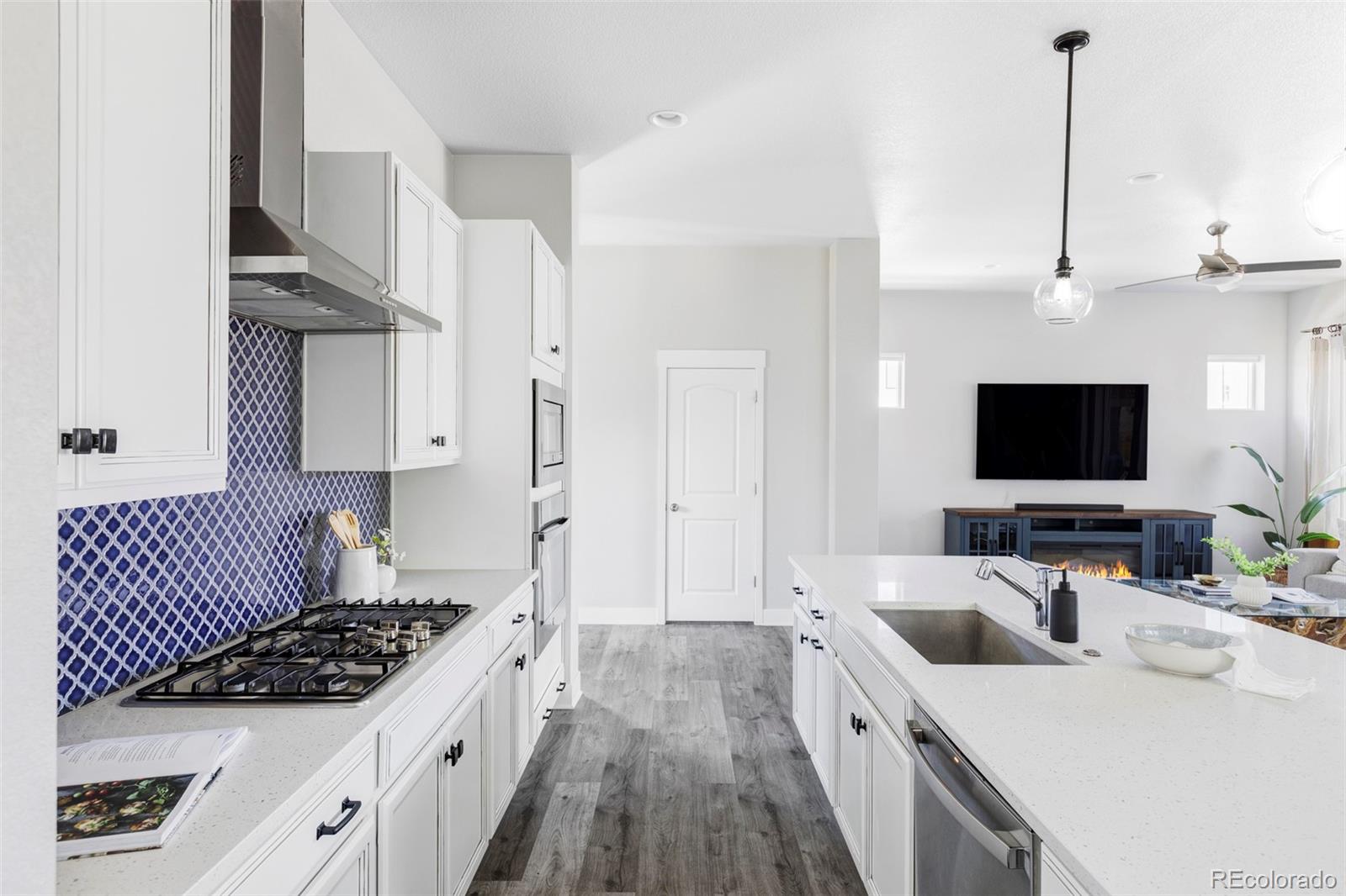 MLS Image #3 for 6037 n netherland court,aurora, Colorado