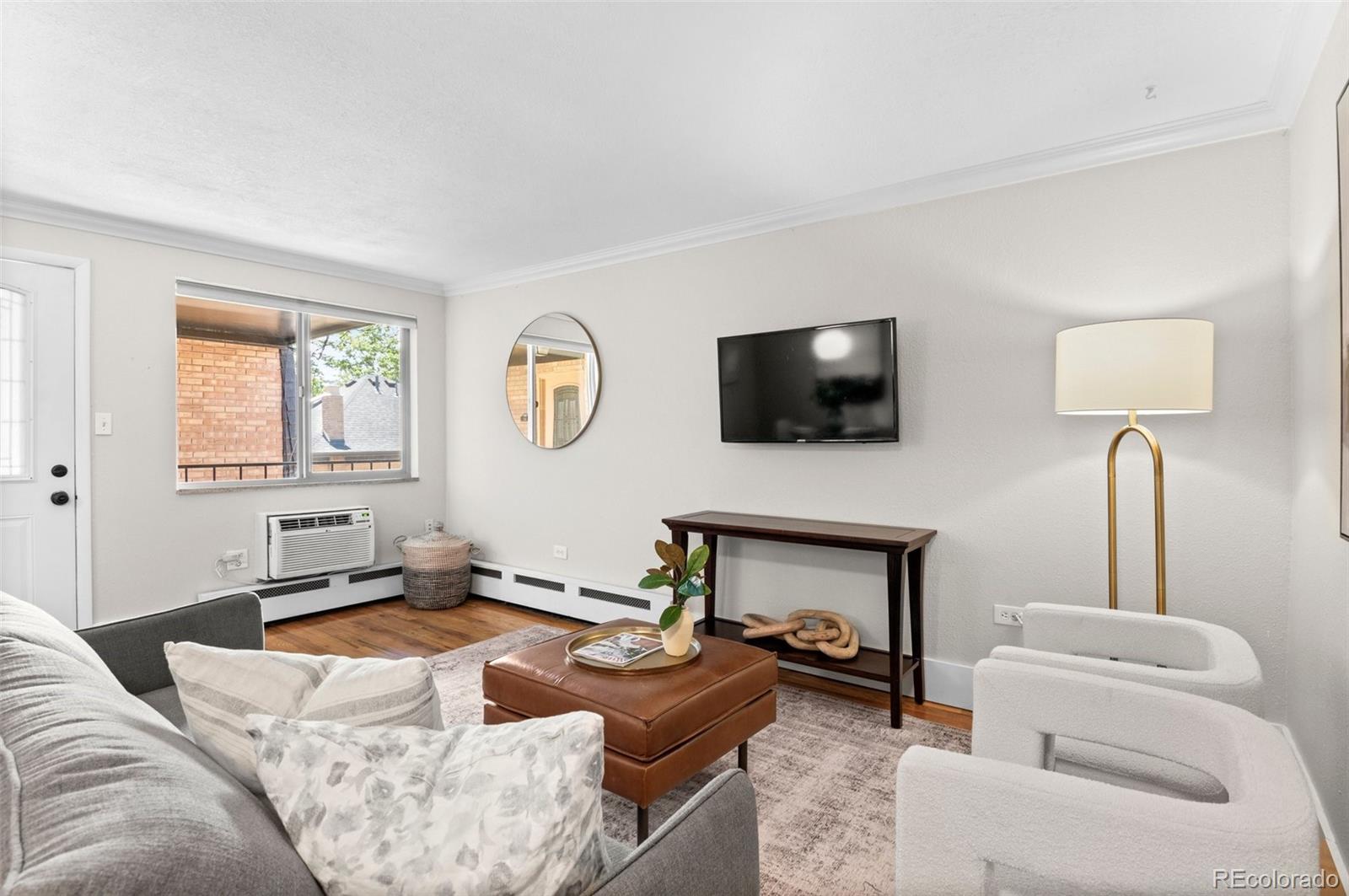 MLS Image #4 for 558 n washington street,denver, Colorado