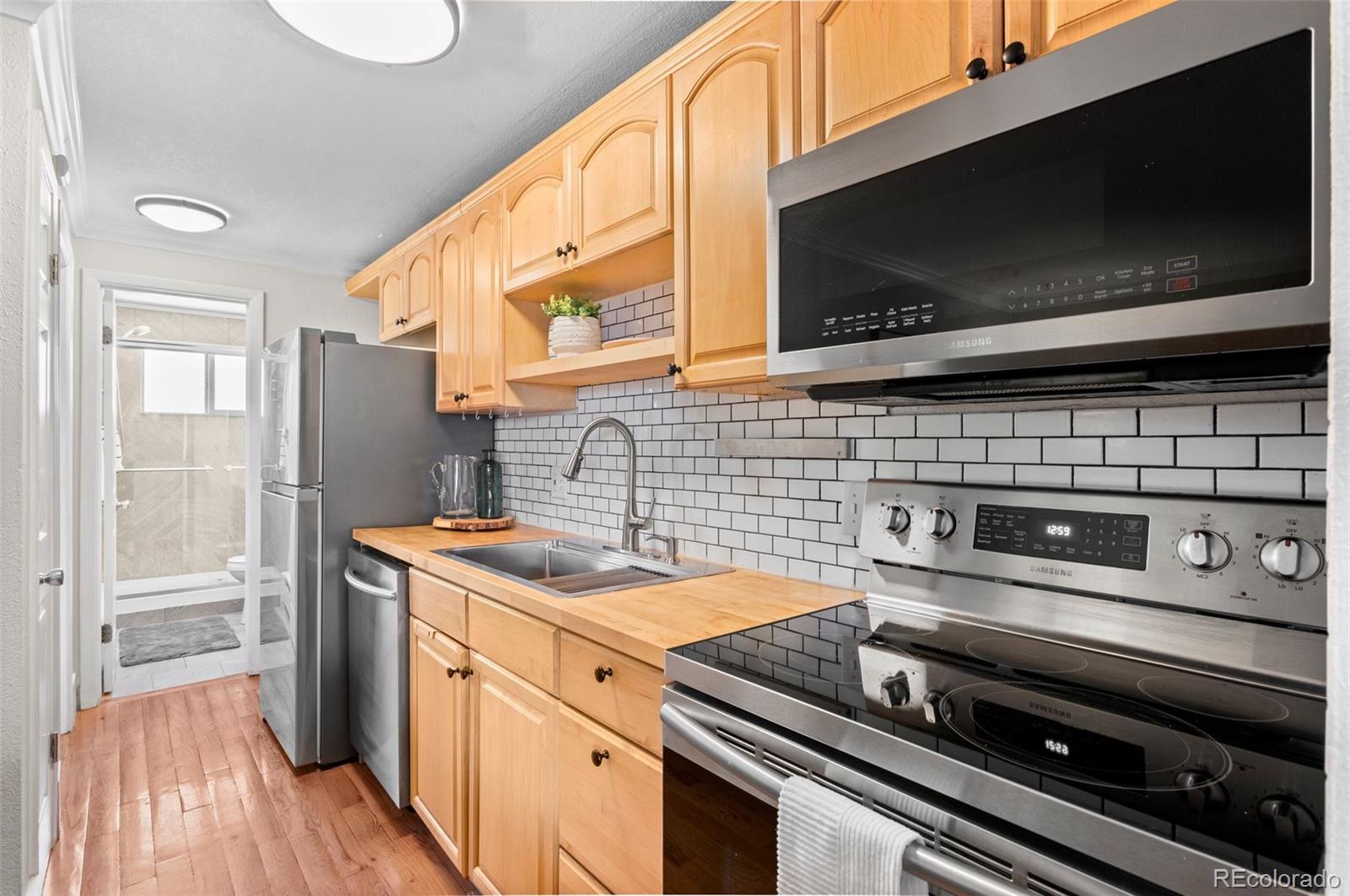 MLS Image #7 for 558 n washington street,denver, Colorado