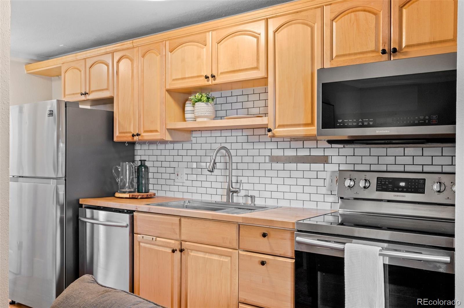 MLS Image #9 for 558 n washington street,denver, Colorado