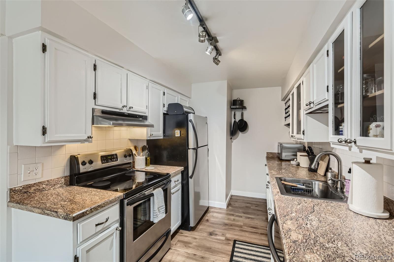 MLS Image #4 for 3141 s tamarac drive,denver, Colorado