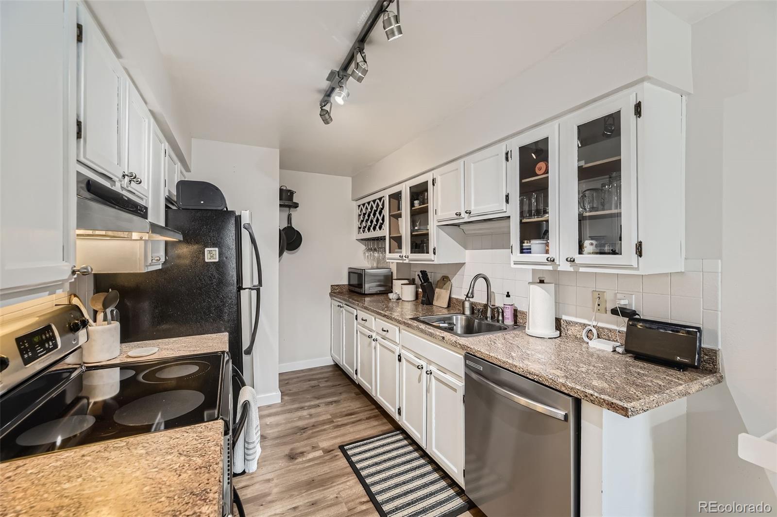 MLS Image #5 for 3141 s tamarac drive,denver, Colorado