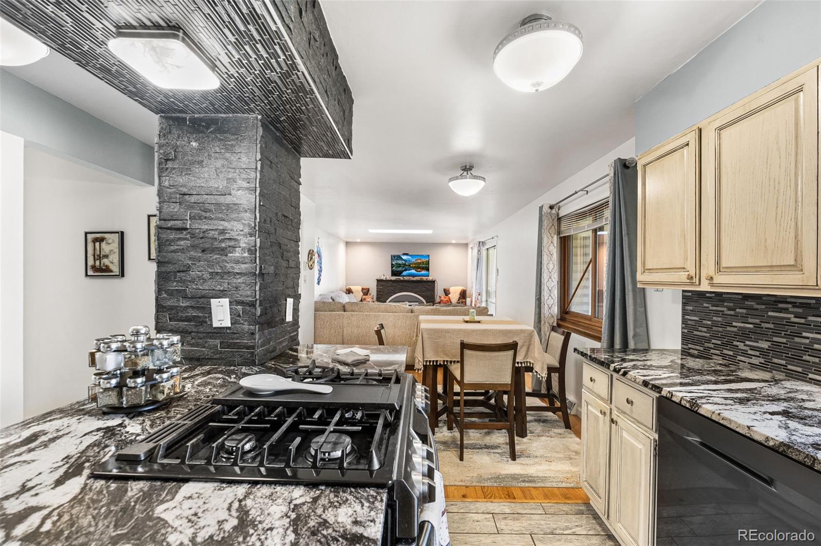 MLS Image #9 for 3191 s holly place,denver, Colorado