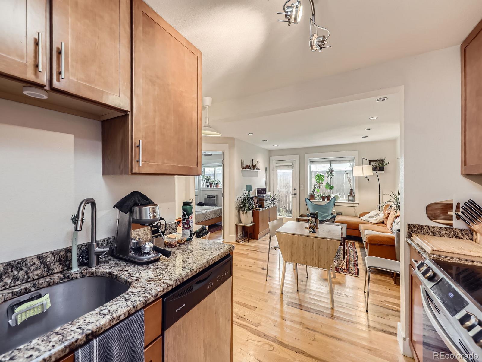 MLS Image #8 for 2460 w caithness place,denver, Colorado