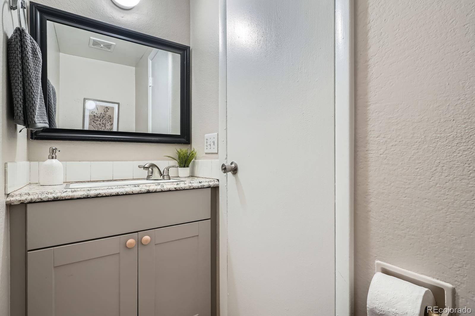 MLS Image #13 for 7995 e mississippi avenue,denver, Colorado