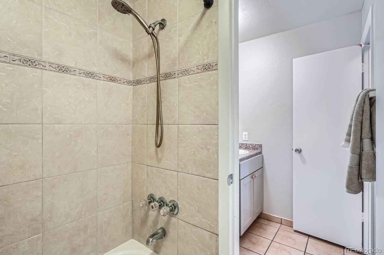 MLS Image #18 for 7995 e mississippi avenue,denver, Colorado
