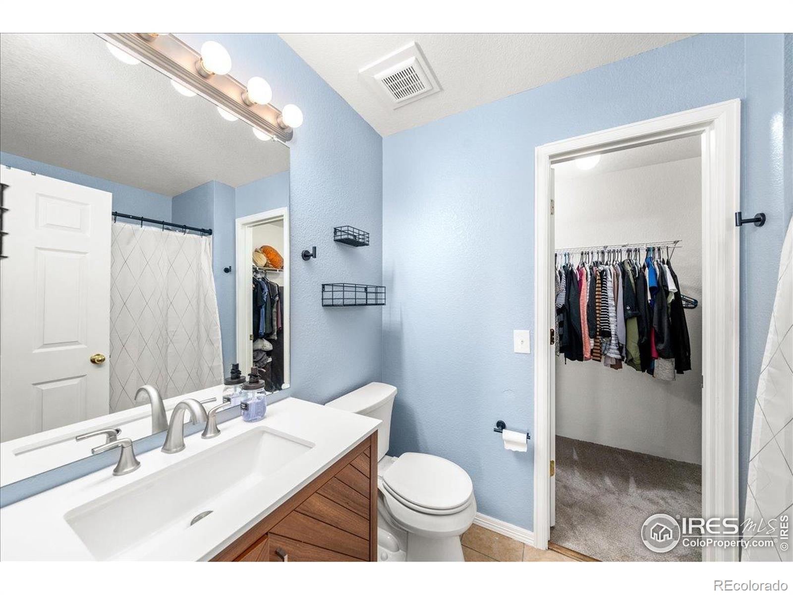 MLS Image #14 for 21562 e 47th avenue,denver, Colorado