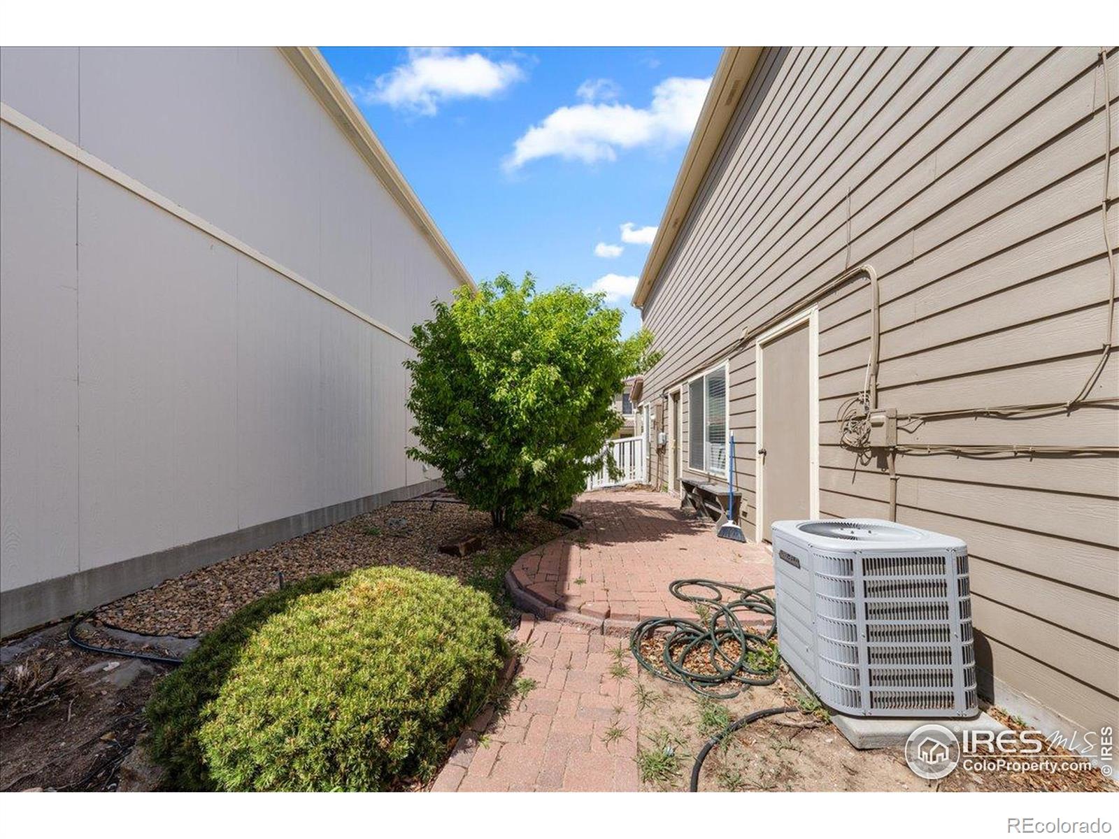 MLS Image #23 for 21562 e 47th avenue,denver, Colorado