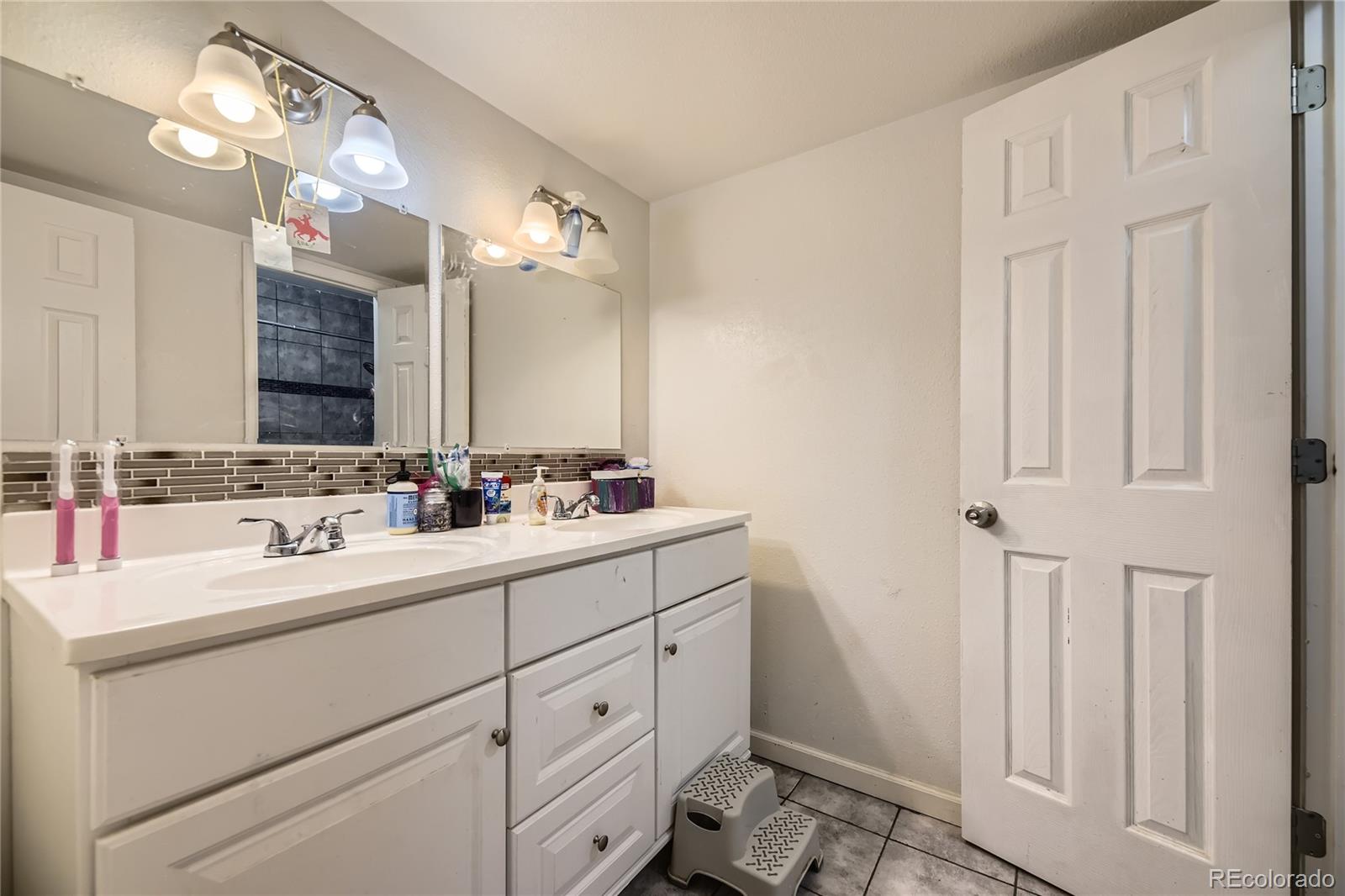 MLS Image #10 for 3550 s harlan street 311,denver, Colorado