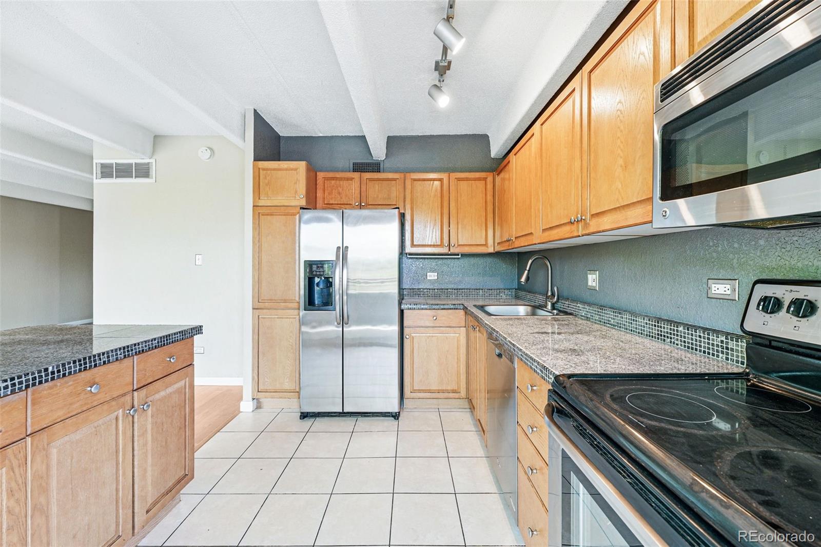 MLS Image #10 for 1441 n humboldt street 204,denver, Colorado