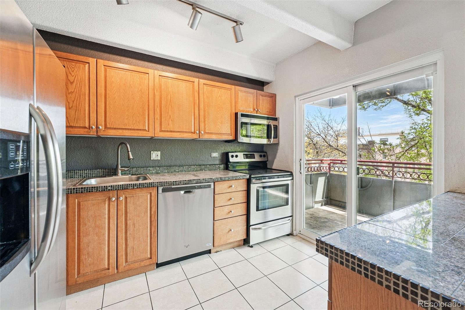 MLS Image #7 for 1441 n humboldt street 204,denver, Colorado