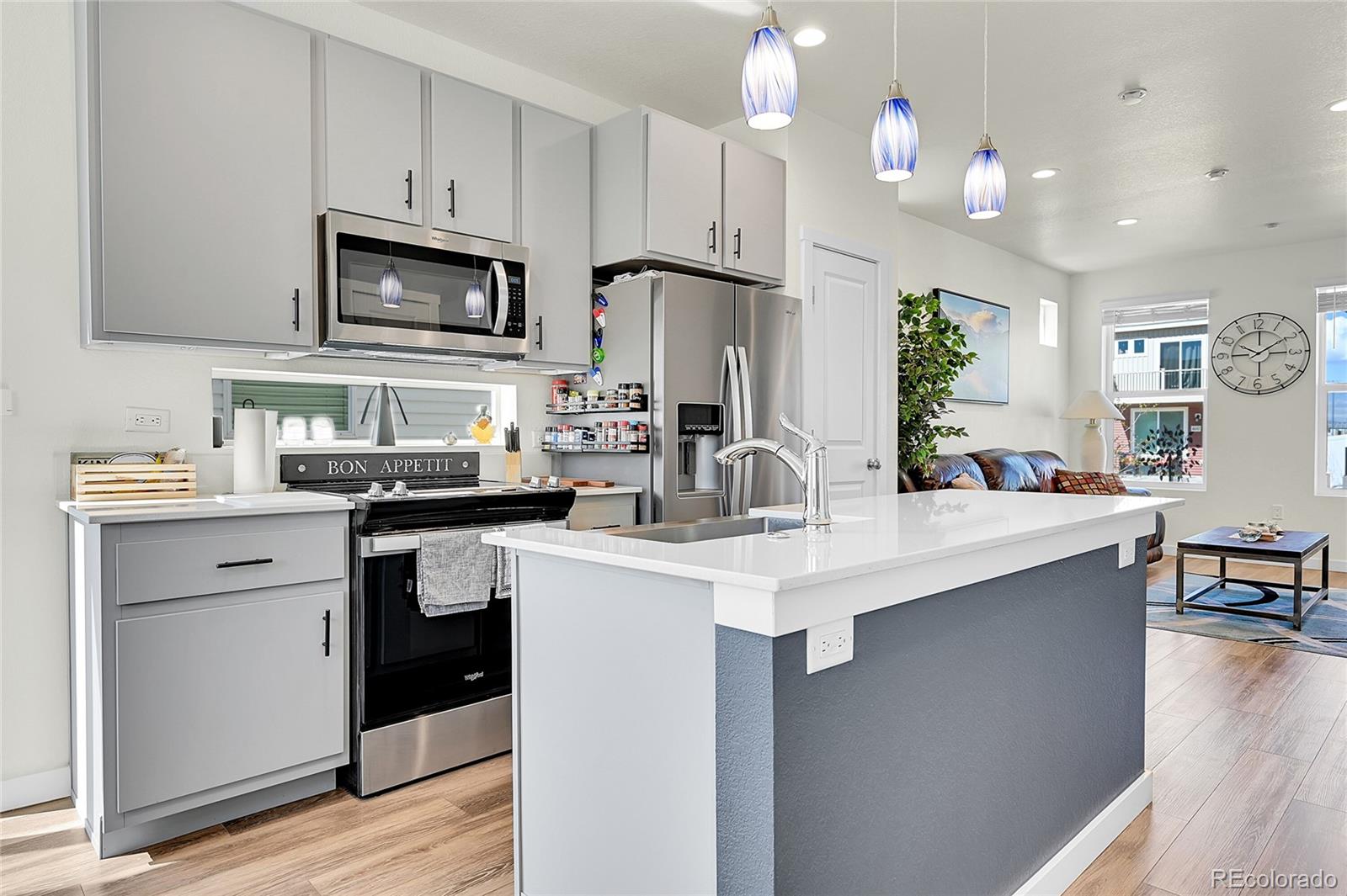 MLS Image #8 for 18284 e 49th place,denver, Colorado