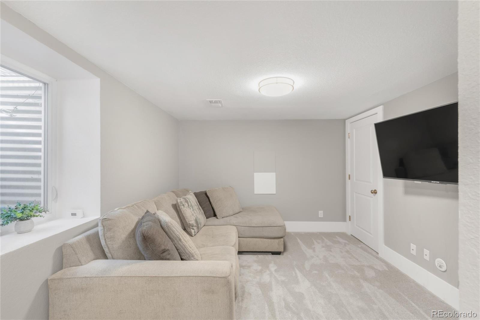 MLS Image #16 for 4933  grove street,denver, Colorado