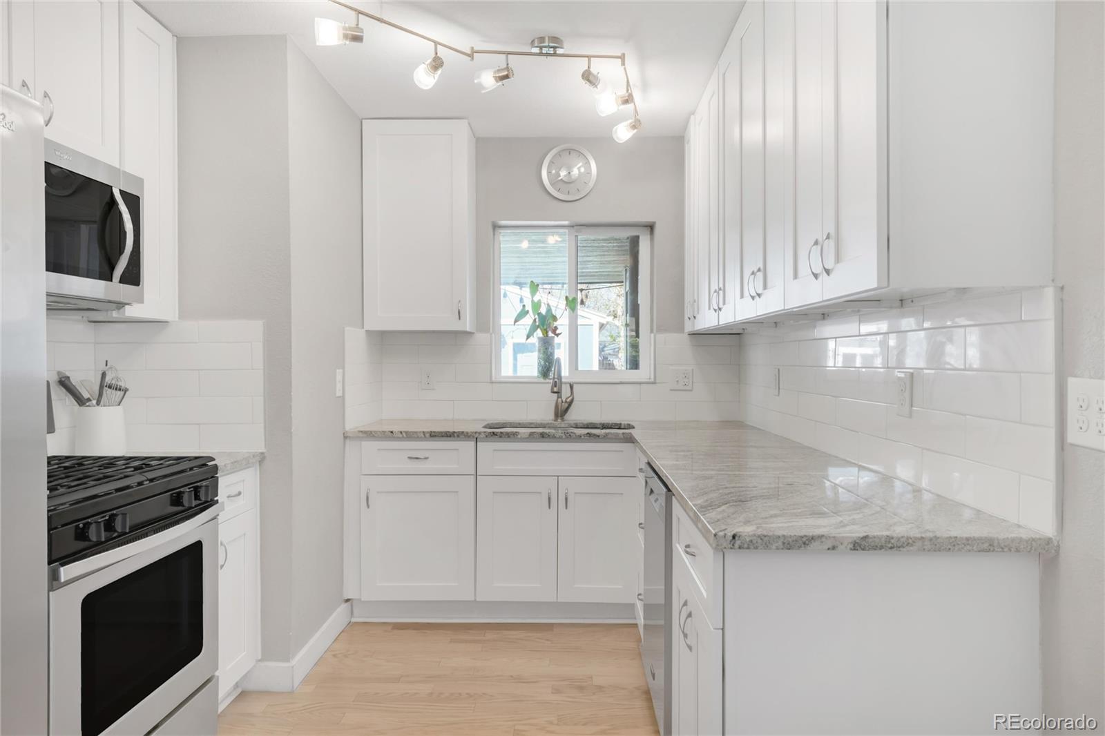 MLS Image #8 for 4933  grove street,denver, Colorado
