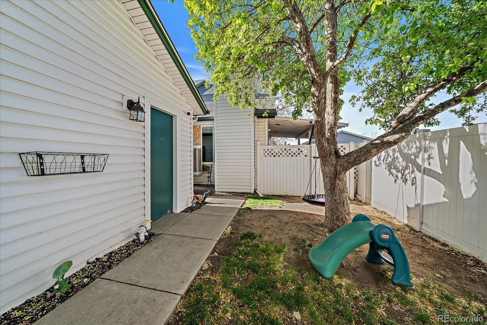 MLS Image #19 for 18902 e 17th avenue,aurora, Colorado