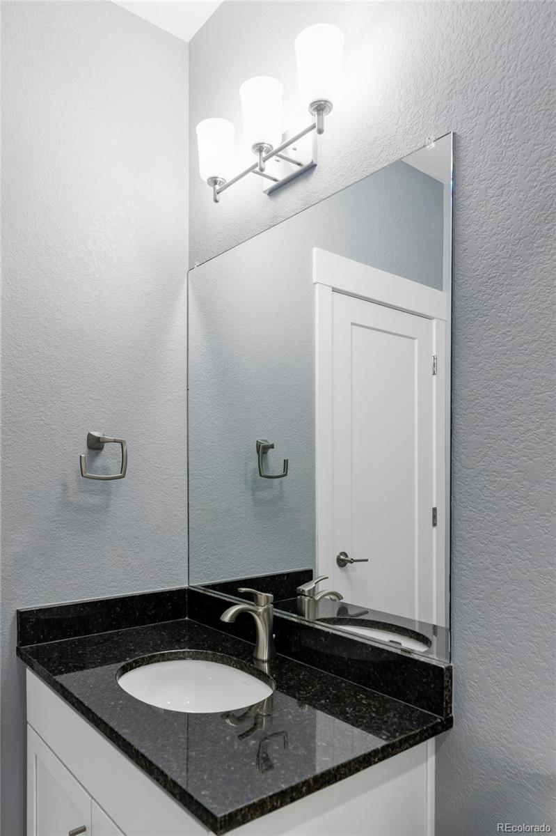 MLS Image #16 for 10384 e 60th place,denver, Colorado