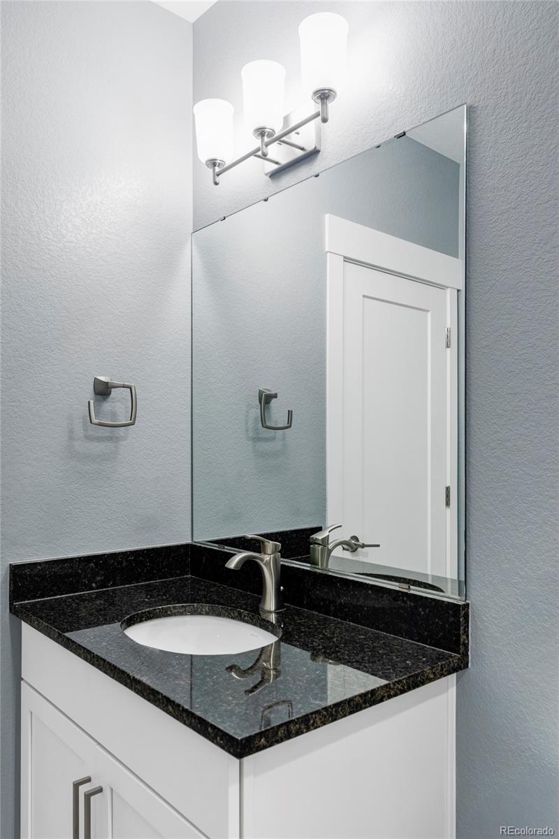 MLS Image #21 for 10384 e 60th place,denver, Colorado