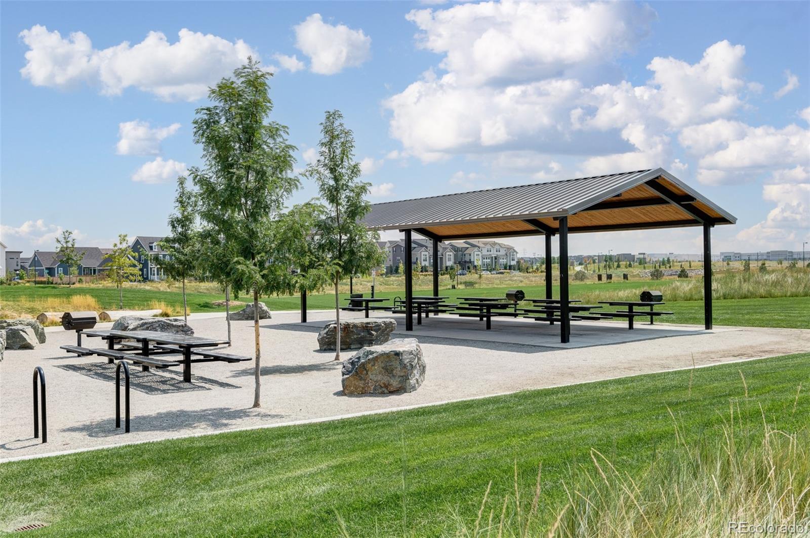 MLS Image #36 for 10384 e 60th place,denver, Colorado