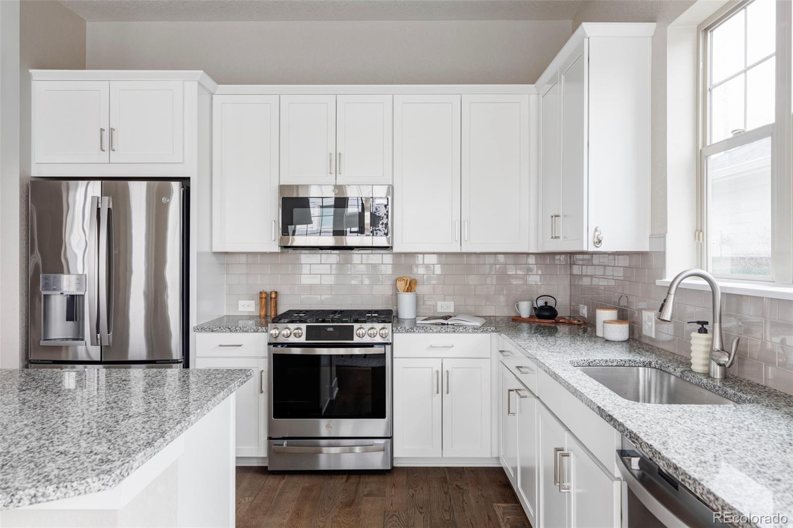 MLS Image #5 for 10384 e 60th place,denver, Colorado