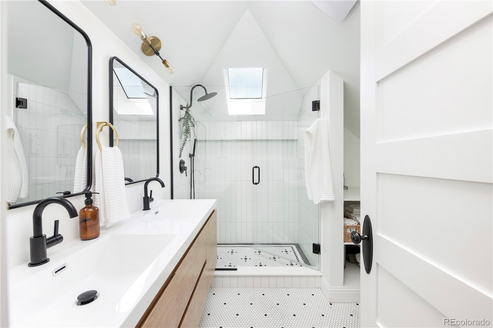 MLS Image #37 for 840 s pennsylvania street,denver, Colorado