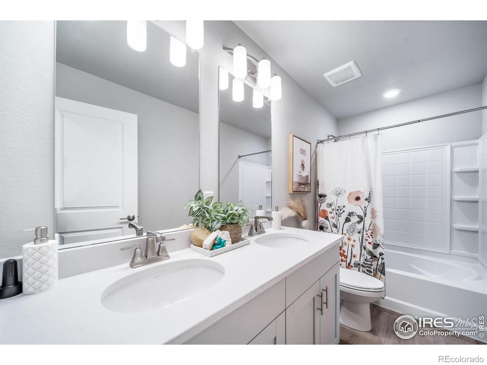 MLS Image #5 for 3892  sprucewood drive,johnstown, Colorado
