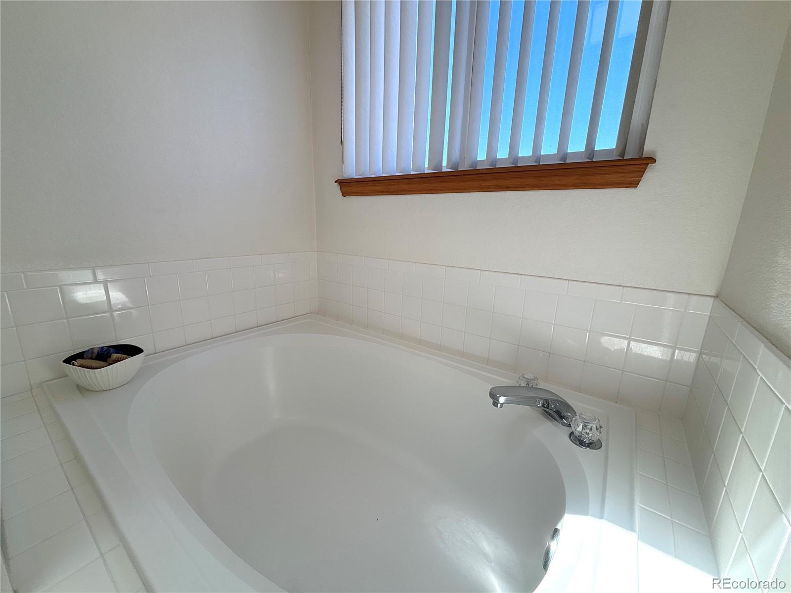 MLS Image #18 for 2835 s tower way,aurora, Colorado