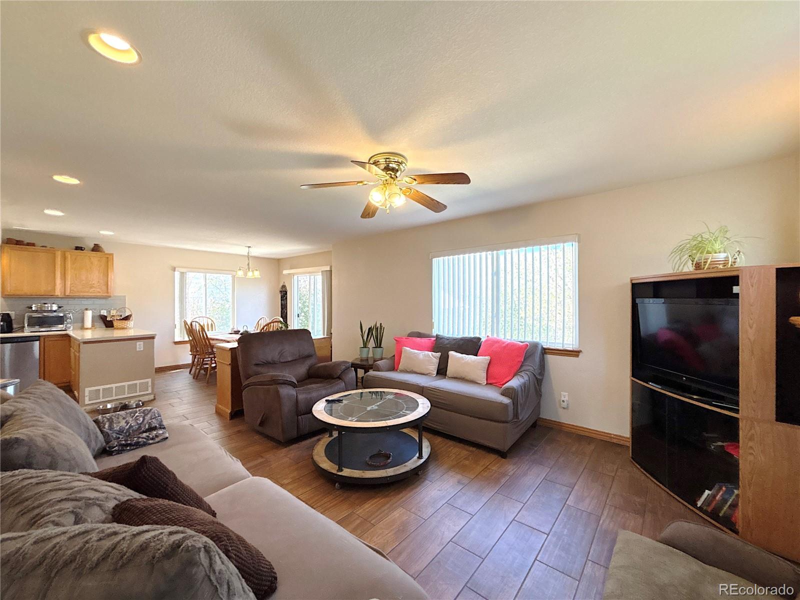 MLS Image #5 for 2835 s tower way,aurora, Colorado