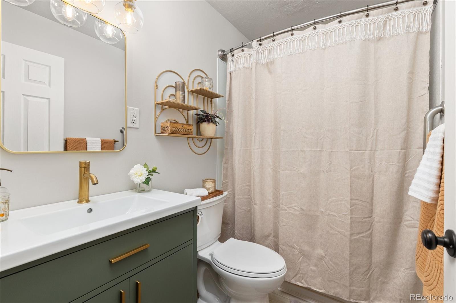 MLS Image #16 for 3379 w wagon trail drive,englewood, Colorado