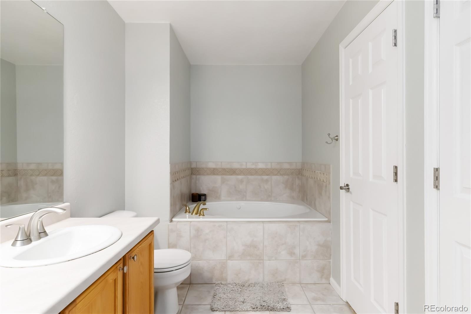 MLS Image #11 for 4222 s blackhawk circle,aurora, Colorado