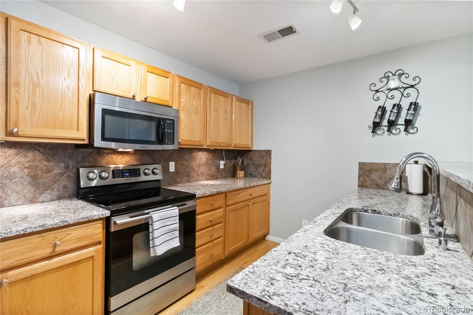 MLS Image #5 for 4222 s blackhawk circle,aurora, Colorado