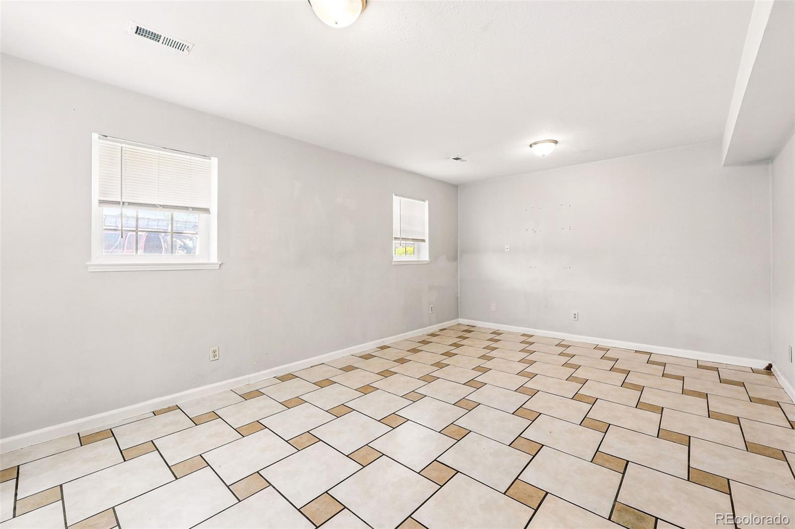 MLS Image #19 for 5202  dillon street,denver, Colorado