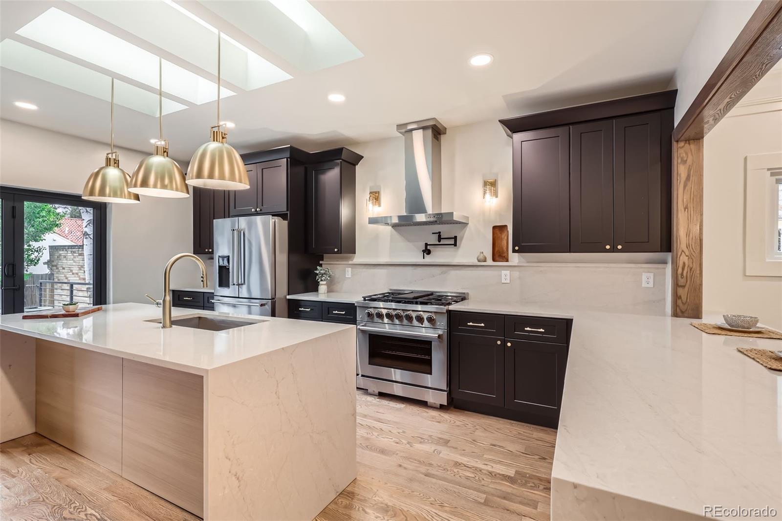 MLS Image #11 for 853  saint paul street,denver, Colorado
