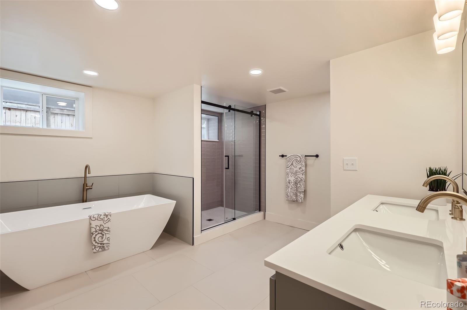 MLS Image #18 for 853  saint paul street,denver, Colorado