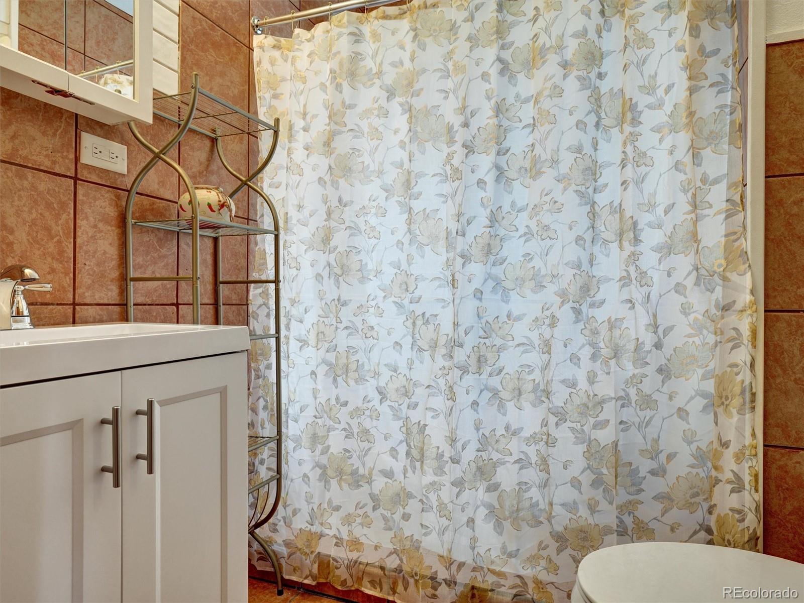 MLS Image #7 for 675 s quivas street,denver, Colorado