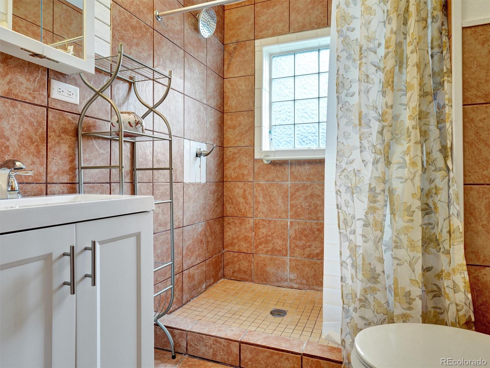 MLS Image #8 for 675 s quivas street,denver, Colorado