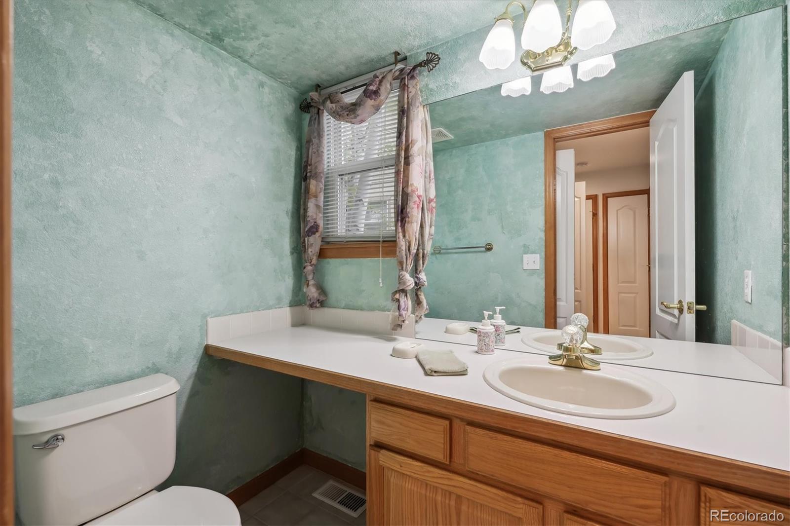 MLS Image #13 for 248  summit trail,broomfield, Colorado