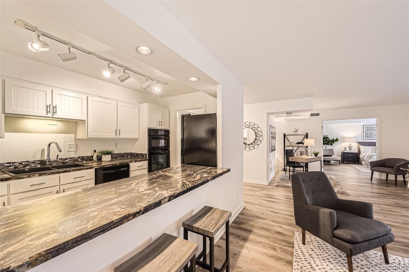 MLS Image #8 for 1551  larimer street 703,denver, Colorado