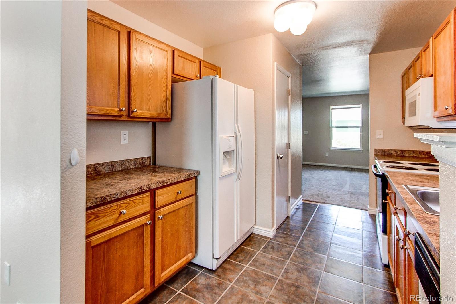 MLS Image #11 for 55490 e 27th place,strasburg, Colorado