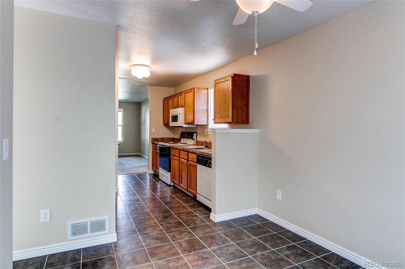 MLS Image #12 for 55490 e 27th place,strasburg, Colorado