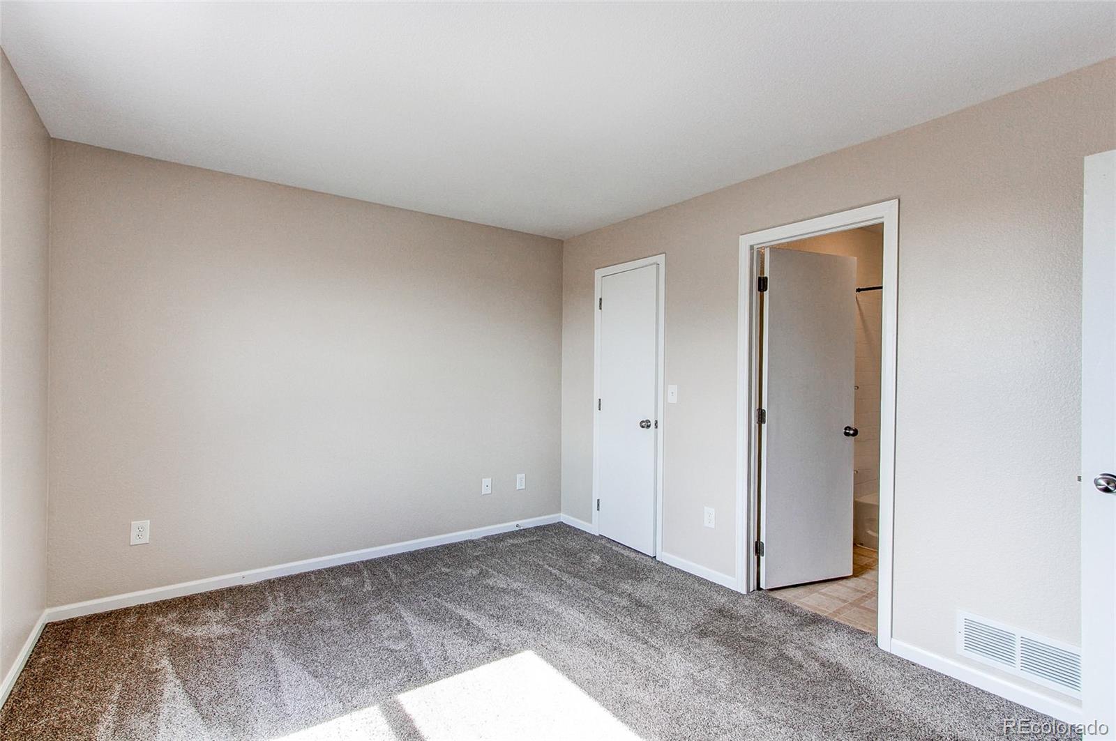 MLS Image #18 for 55490 e 27th place,strasburg, Colorado