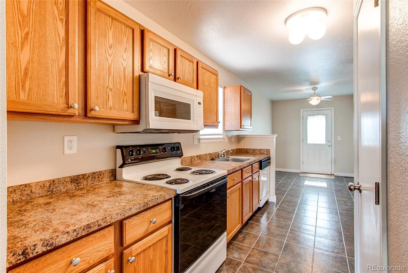 MLS Image #9 for 55490 e 27th place,strasburg, Colorado