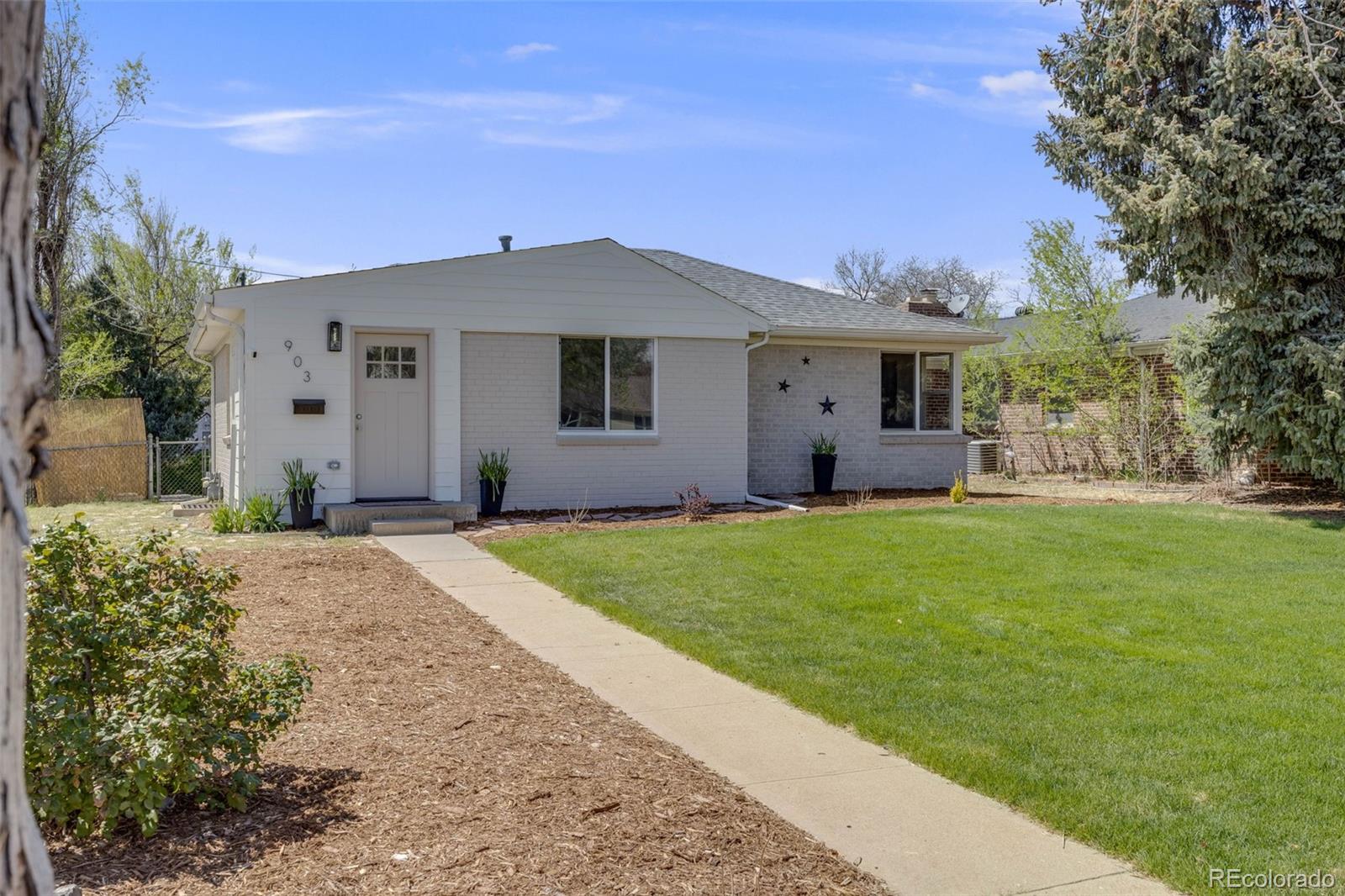 MLS Image #2 for 903  poplar street,denver, Colorado