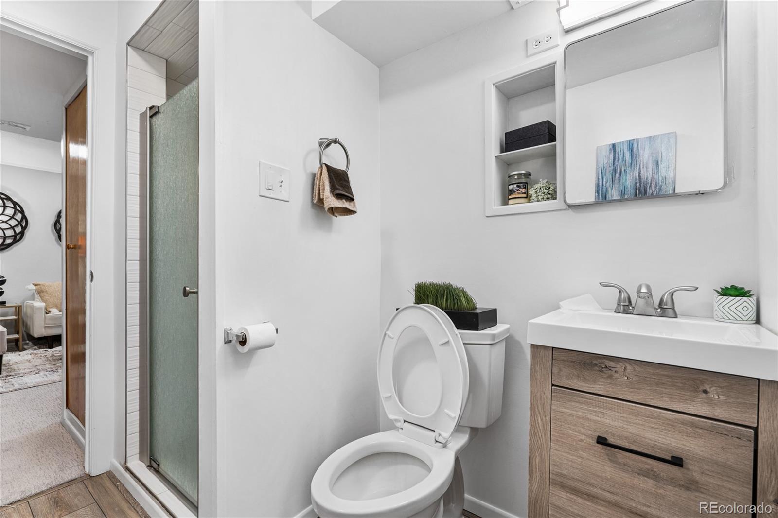 MLS Image #16 for 1182 s alcott street,denver, Colorado